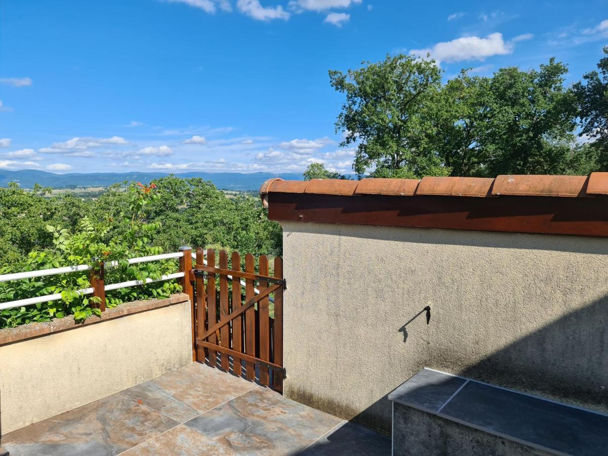 Gite Chez Tiane Saint-Flour-L'Etang Zewnętrze zdjęcie